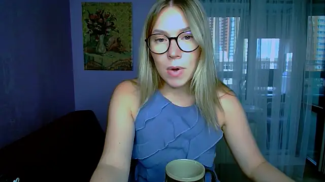 TaylorBre online show from 09/10/25, 04:56