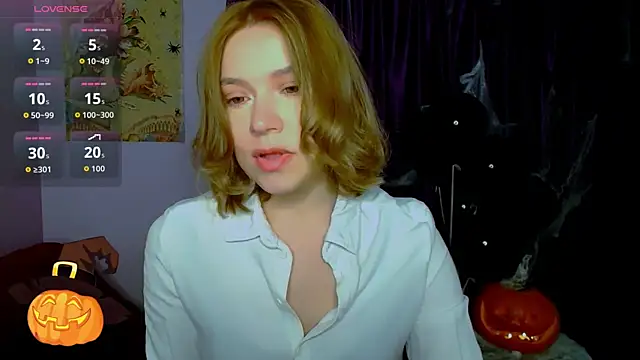 TaylorBre online show from 11/02/25, 06:38