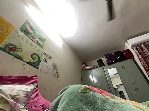 Snapshot of SammyChocolateIndian chatting on 01/01/25, 12:32 SammyChocolateIndian online show from 01/01/25, 12:32