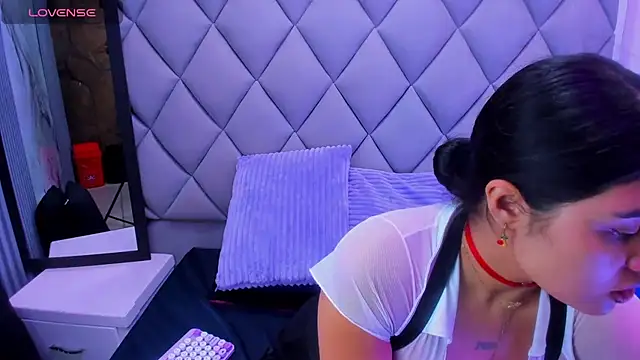 venusowen  online show from 11/19/25, 11:32