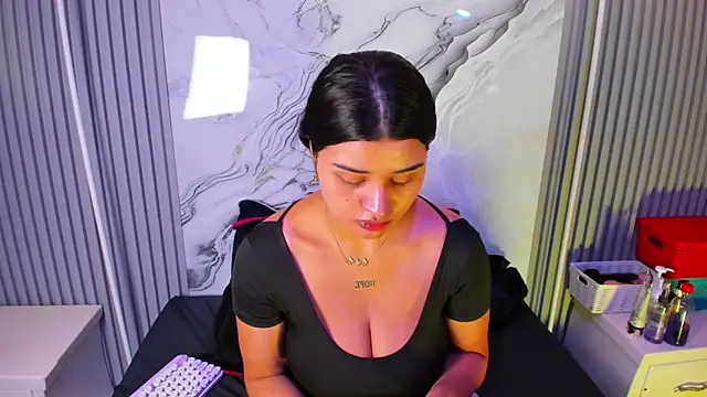 venusowen  online show from 04/03/26, 12:58