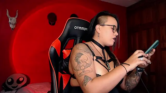 LilithSharon online show from 12/18/24, 08:25