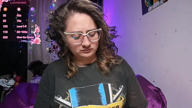 Snapshot of AnnieBigBoobs chatting on 01/11/25, 10:40 AnnieBigBoobs online show from 01/11/25, 10:40