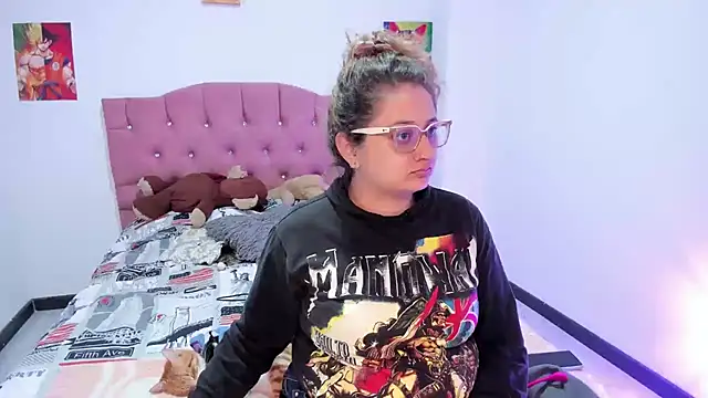 Snapshot of AnnieBigBoobs chatting on 10/25/25, 03:58 AnnieBigBoobs online show from 10/25/25, 03:58