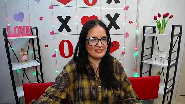 Snapshot of TayaBoret chatting on 03/11/25, 12:33 TayaBoret online show from 03/11/25, 12:33