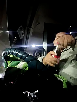 alexchir4 online show from 12/05/25, 09:51