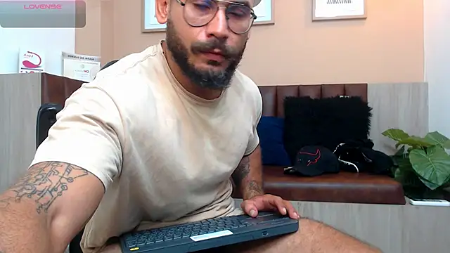 hanz col online show from 03/08/25, 11:37