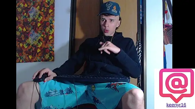 Snapshot of Keeny16 chatting on 12/15/24, 07:24 Keeny16 online show from 12/15/24, 07:24