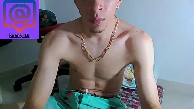 Snapshot of Keeny16 chatting on 09/13/25, 03:56 Keeny16 online show from 09/13/25, 03:56