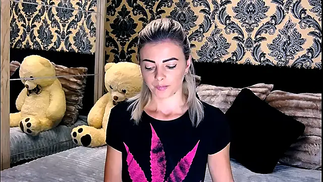 Aly girl1 online show from 12/28/24, 10:25