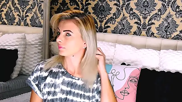 Aly girl1 online show from 09/29/25, 08:30