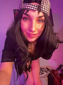 Snapshot of Sofia_Poly chatting on 02/26/26, 04:17 Sofia Poly online show from 02/26/26, 04:17