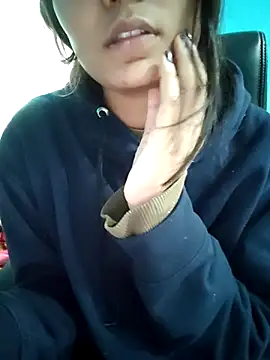 Snapshot of Reena_Singh53 chatting on 01/29/25, 07:36 Reena Singh53 online show from 01/29/25, 07:36