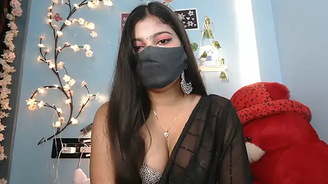 Snapshot of Reena_Singh53 chatting on 10/27/25, 01:26 Reena Singh53 online show from 10/27/25, 01:26