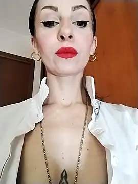 Snapshot of dahlia_82 chatting on 02/12/26, 09:04 dahlia 82 online show from 02/12/26, 09:04