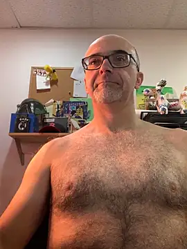 Snapshot of MaxVain chatting on 12/19/24, 03:19 MaxVain online show from 12/19/24, 03:19