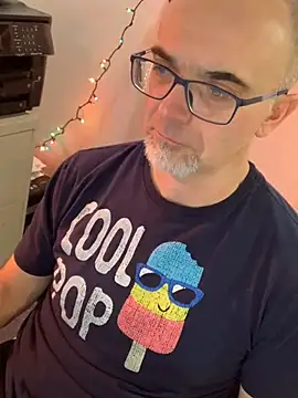 Snapshot of MaxVain chatting on 01/11/25, 05:07 MaxVain online show from 01/11/25, 05:07