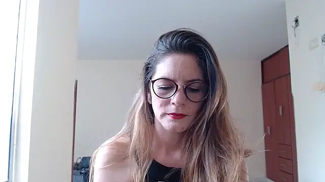 Snapshot of Hanny_24 chatting on 12/12/24, 08:10 Hanny 24 online show from 12/12/24, 08:10