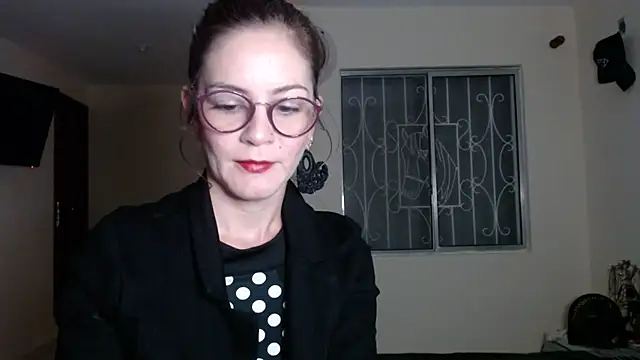 Snapshot of Hanny_24 chatting on 12/18/24, 09:14 Hanny 24 online show from 12/18/24, 09:14