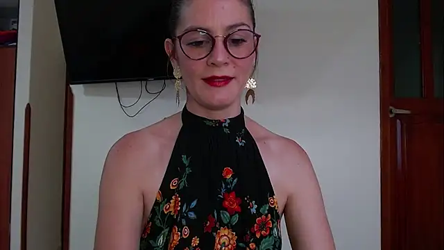 Snapshot of Hanny_24 chatting on 12/19/24, 08:55 Hanny 24 online show from 12/19/24, 08:55