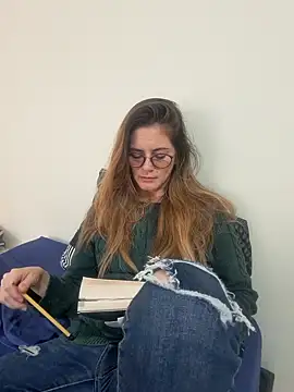 Snapshot of Hanny_24 chatting on 02/06/25, 08:02 Hanny 24 online show from 02/06/25, 08:02