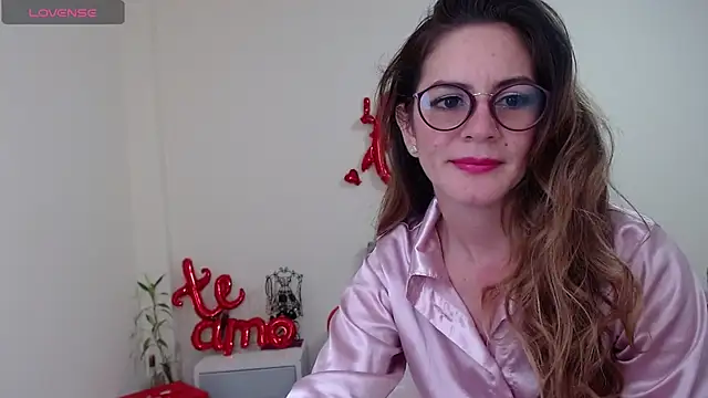 Snapshot of Hanny_24 chatting on 02/14/25, 07:02 Hanny 24 online show from 02/14/25, 07:02