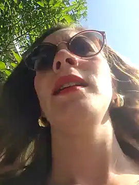 Snapshot of Hanny_24 chatting on 02/21/25, 02:06 Hanny 24 online show from 02/21/25, 02:06