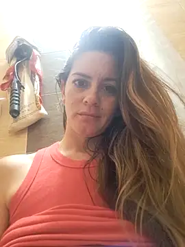 Snapshot of Hanny_24 chatting on 02/23/25, 12:16 Hanny 24 online show from 02/23/25, 12:16