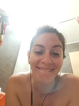 Snapshot of Hanny_24 chatting on 02/25/25, 01:17 Hanny 24 online show from 02/25/25, 01:17