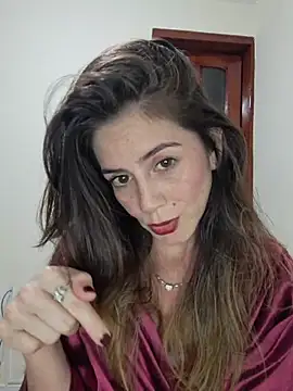 Snapshot of Hanny_24 chatting on 11/19/25, 03:06 Hanny 24 online show from 11/19/25, 03:06