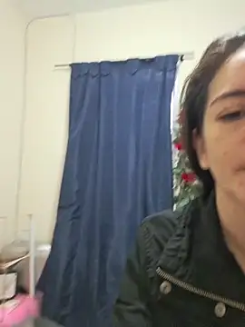 Snapshot of Hanny_24 chatting on 12/15/25, 12:20 Hanny 24 online show from 12/15/25, 12:20