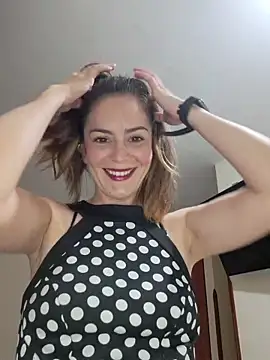 Snapshot of Hanny_24 chatting on 01/06/26, 02:32 Hanny 24 online show from 01/06/26, 02:32