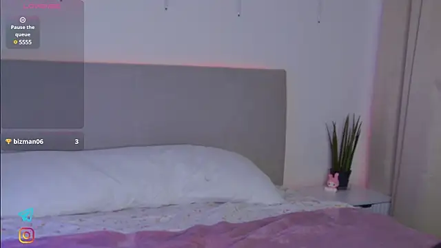 Snapshot of Lisa_Moones chatting on 01/18/25, 04:31 Lisa Moones online show from 01/18/25, 04:31