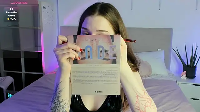 Snapshot of Lisa_Moones chatting on 03/11/25, 02:18 Lisa Moones online show from 03/11/25, 02:18