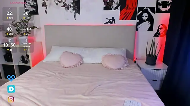 Snapshot of Lisa_Moones chatting on 10/09/25, 03:21 Lisa Moones online show from 10/09/25, 03:21