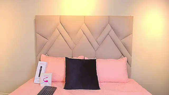 Isis Osman online show from 04/08/26, 07:58