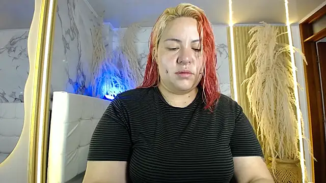 Bruja  Scarlata online show from 12/15/25, 10:30