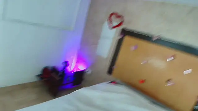 mialopez52 online show from 04/13/26, 06:02