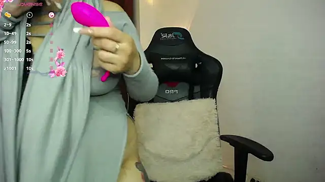 janna isa online show from 01/18/25, 12:13