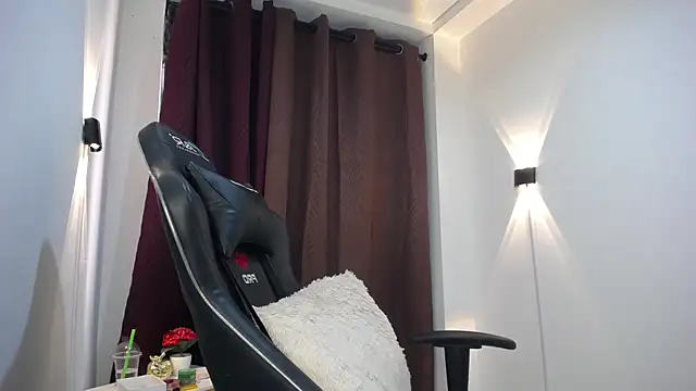 janna isa online show from 01/21/25, 02:37