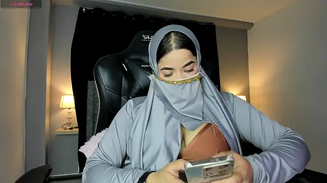 janna isa online show from 04/01/26, 10:40