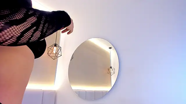 valerysantos  online show from 03/26/26, 12:22