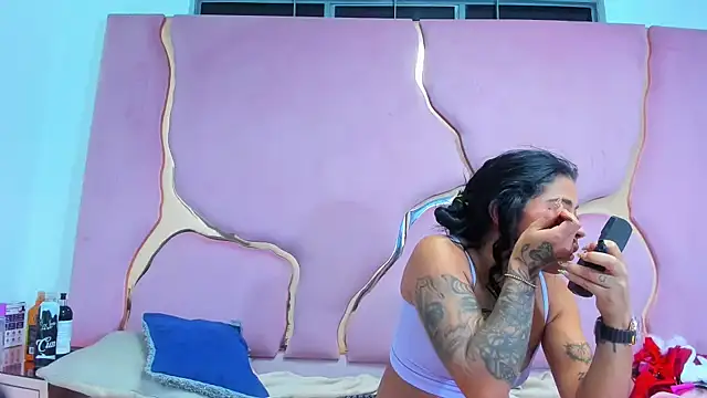 MelissaAndZeuss online show from 12/31/24, 08:26