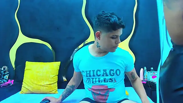 MelissaAndZeuss online show from 03/12/25, 03:13