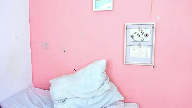 Snapshot of Amandalorense_ chatting on 11/15/25, 04:32 Amandalorense online show from 11/15/25, 04:32