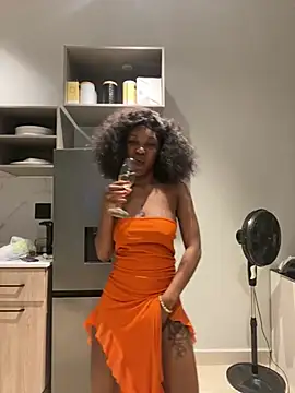 Snapshot of mmbaliii chatting on 03/22/25, 03:53 mmbaliii online show from 03/22/25, 03:53