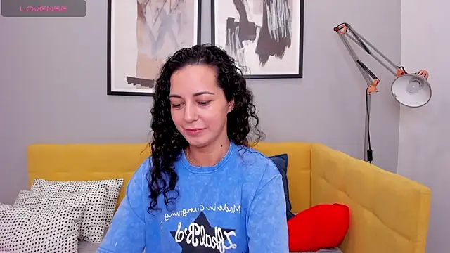 Snapshot of Linda_Insatiable chatting on 03/23/25, 01:31 Linda Insatiable online show from 03/23/25, 01:31