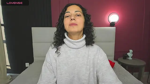 Snapshot of Linda_Insatiable chatting on 09/15/25, 12:43 Linda Insatiable online show from 09/15/25, 12:43