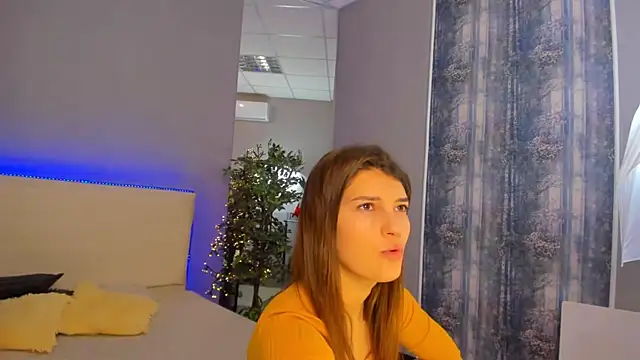 Laura Leee online show from 01/18/25, 06:24