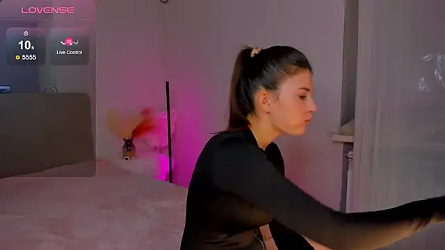 Laura Leee online show from 02/18/25, 09:32